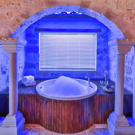 Noble Crown Stone House Cappadocia 4*