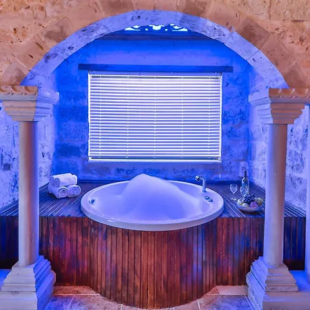Noble Crown Stone House Cappadocia ベッド・アンド・ブレックファスト